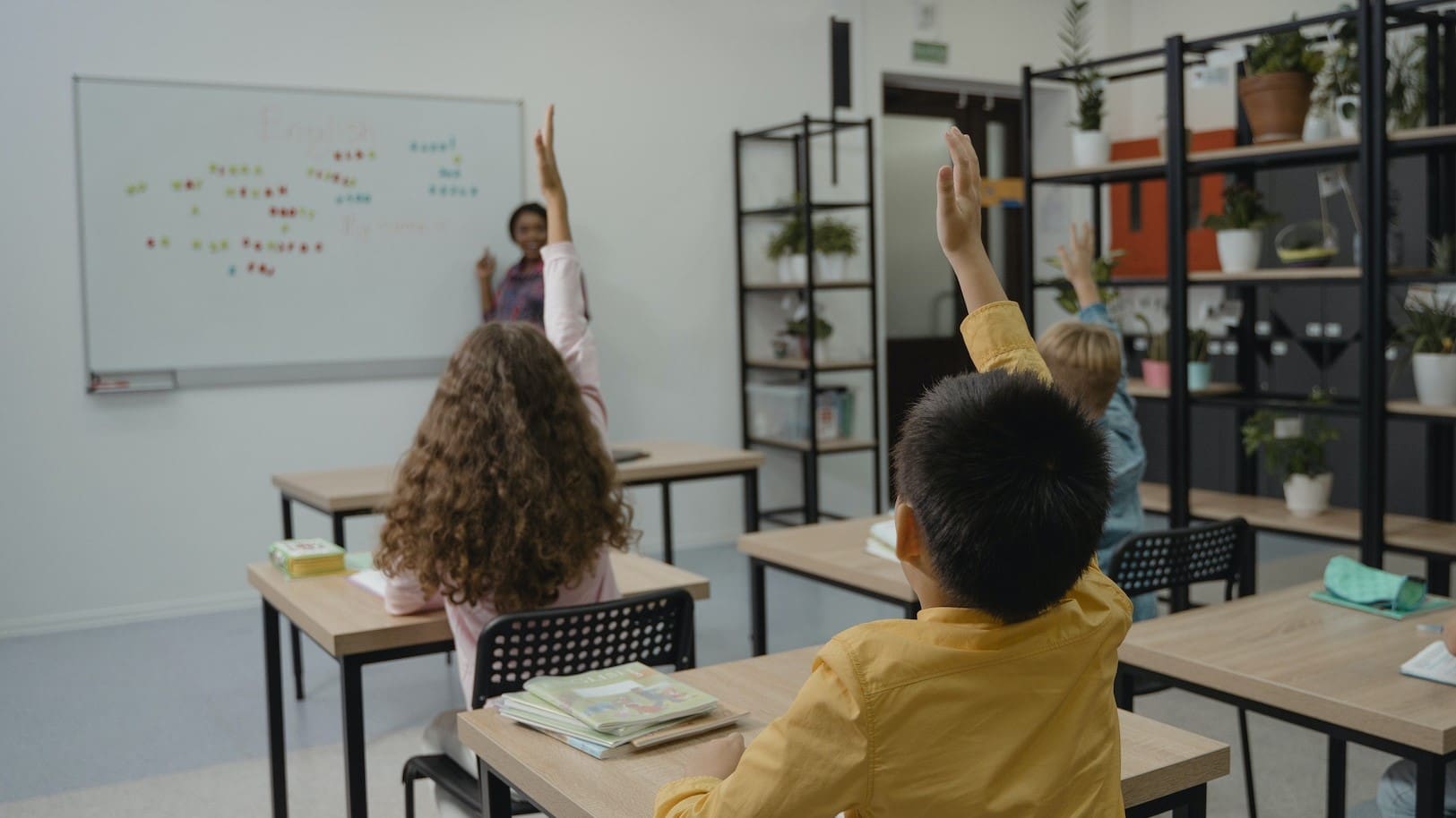 kids-in-classroom